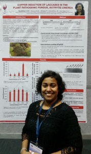 Aruni and her prize winning poster at Combio 2016.